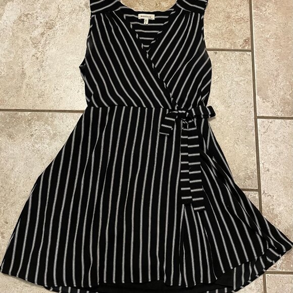 Monteau Women’s Black Striped Faux Wrap Dress Knee V Neck - Picture 4 of 5